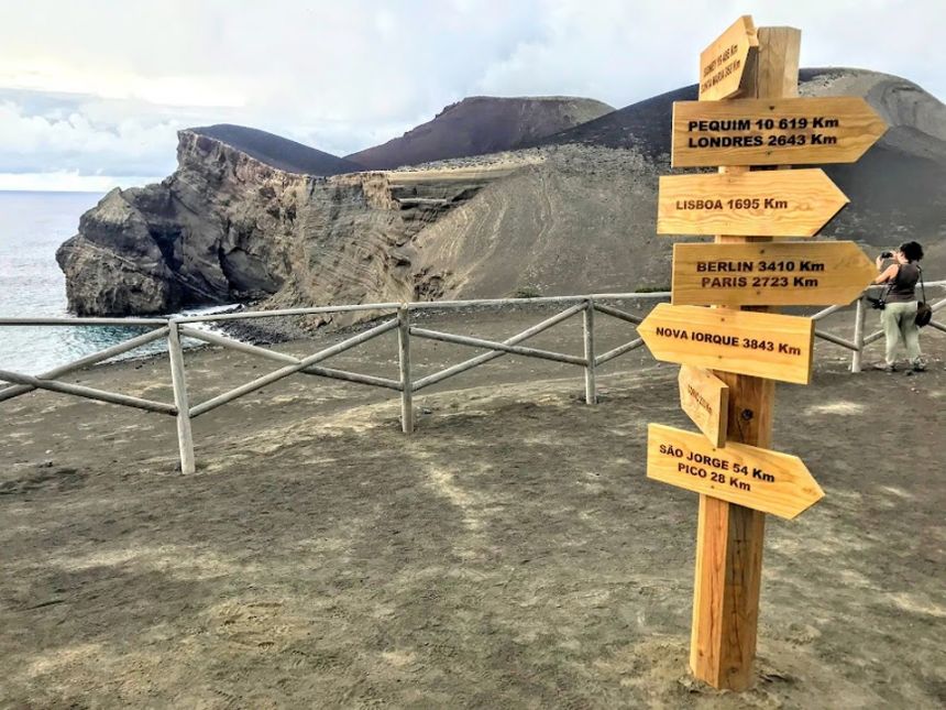 VULCANO DOS CAPELINHOS PICO