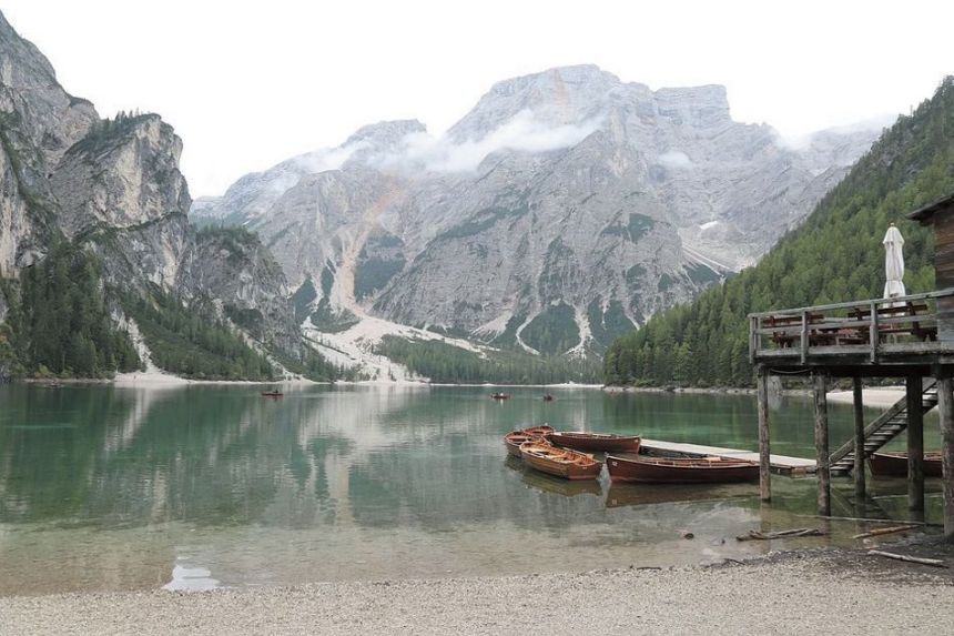 LAKE BRAIES