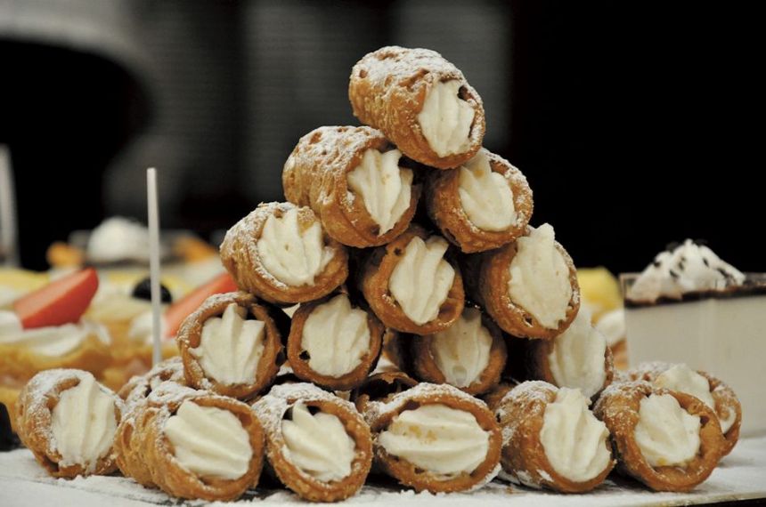 THE SICILIAN CANNOLO